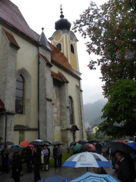 Firmung in St. Gallen / P. Ulrich Diel OSB Abt Bruno spendet unseren Jugendlichen das Sakrament der Firmung