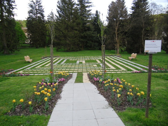 Herzspur-Labyrinth / Familienreferat Herzspur-Labyrinth