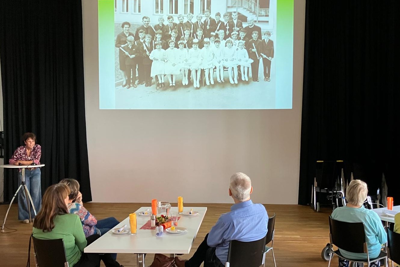 Lang ist´s her / Anna Gruber-Schreiner Begegnungsnachmittag
