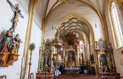 In der Dreifaltigkeitskirche befindet sich die älteste Orgel der Steiermark und eine der ältesten in Österreich. 